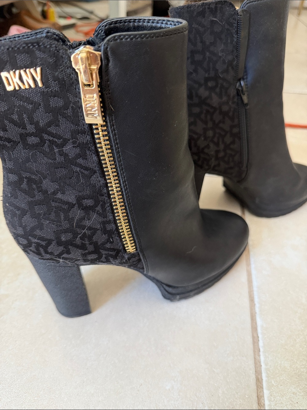 DKNY Black Logo-Panel Ankle Boots with Gold Zip Detail